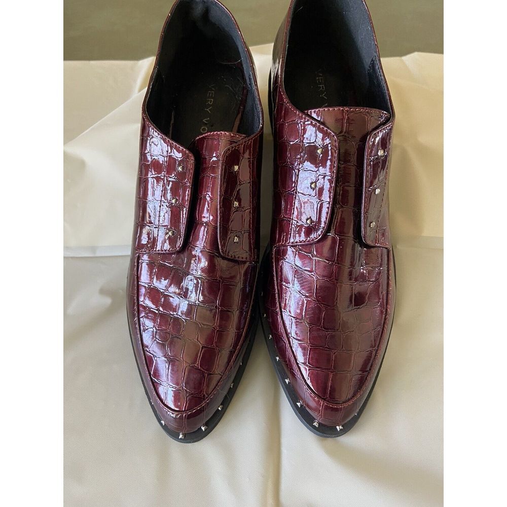 Women's Very‎ Volatile shoes Wine Color, Size 6- Gator Patent Leather